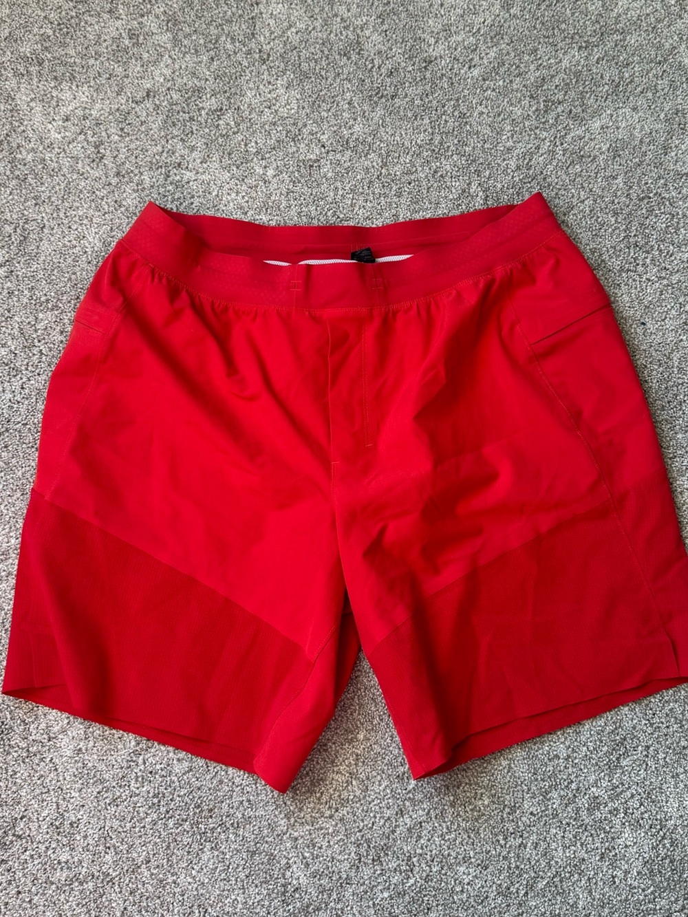 Lululemon Train to Beach Shorts Red/Orange Mesh Lined Regular Fit Athletic XL